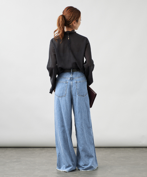 VERMEIL par iena(ヴェルメイユパーイエナ)の「Bias High-Neck ブラウス(シャツ/ブラウス・レディース・ボルドー/ブラック/ホワイト・FREE)」の5枚目の写真