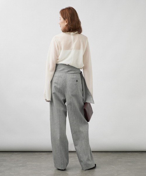 VERMEIL par iena(ヴェルメイユパーイエナ)の「Bias High-Neck ブラウス(シャツ/ブラウス・レディース・ボルドー/ブラック/ホワイト・FREE)」の12枚目の写真