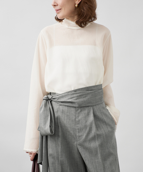 VERMEIL par iena(ヴェルメイユパーイエナ)の「Bias High-Neck ブラウス(シャツ/ブラウス・レディース・ボルドー/ブラック/ホワイト・FREE)」の13枚目の写真