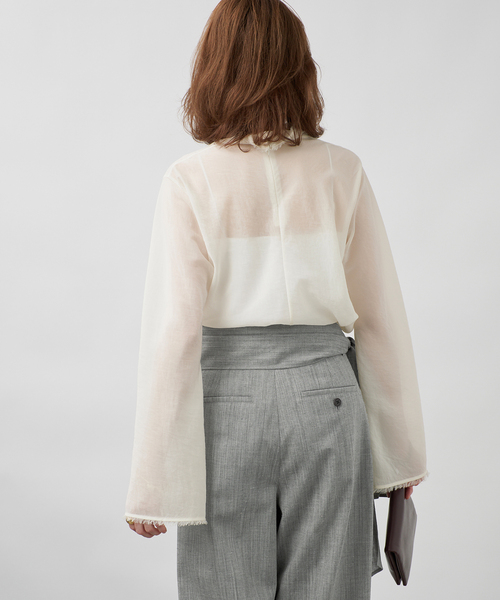VERMEIL par iena(ヴェルメイユパーイエナ)の「Bias High-Neck ブラウス(シャツ/ブラウス・レディース・ボルドー/ブラック/ホワイト・FREE)」の14枚目の写真