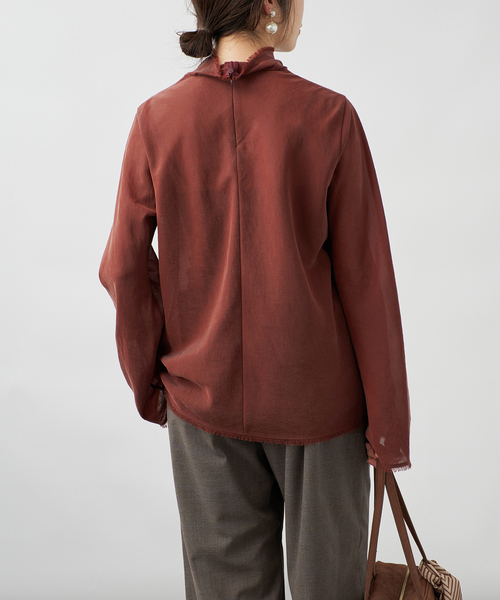 VERMEIL par iena(ヴェルメイユパーイエナ)の「Bias High-Neck ブラウス(シャツ/ブラウス・レディース・ボルドー/ブラック/ホワイト・FREE)」の20枚目の写真