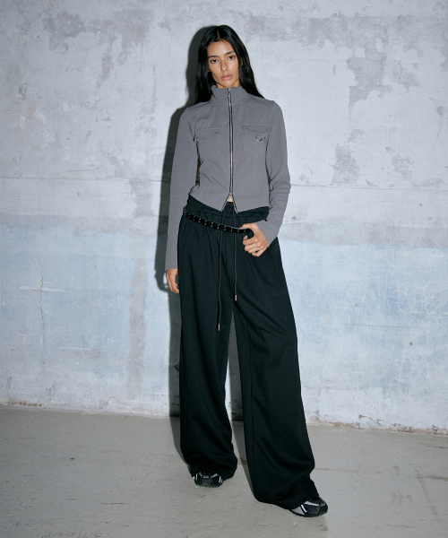 WAARFORWOMAN(ワール・フォー・ウーマン)の「WT-50 ツーポケットジップアップ(2colors)(その他トップス・レディース・チャコールグレー/ブラック・FREE)」の4枚目の写真