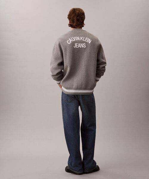 Calvin Klein(カルバン・クライン)の「ニット - バーシティカーディガンセーター(カーディガン/ボレロ・メンズ・グレー/ブラック・L/S/M)」の15枚目の写真