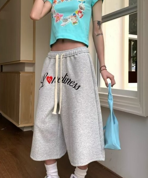 Ritzy(リッツィー)の「ハートロゴ ワイドスウェットハーフパンツ(スウェットパンツ・レディース・グレー/カモフラージュ・XXL/M/L/XL)」の1枚目の写真