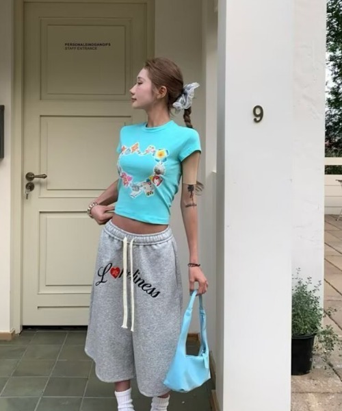 Ritzy(リッツィー)の「ハートロゴ ワイドスウェットハーフパンツ(スウェットパンツ・レディース・グレー/カモフラージュ・XXL/M/L/XL)」の5枚目の写真