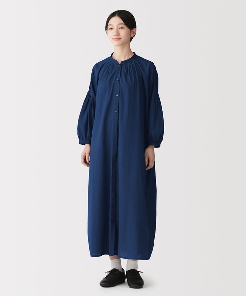 無印良品(ムジルシリョウヒン)の「婦人 綿ピンタック インディゴ染め七分袖ワンピース(ワンピース・レディース・ネイビー・S/M/L/XL)」の1枚目の写真