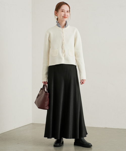 SLOBE IENA(スローブイエナ)の「《WEB限定カラーあり/》Vネックフリル ボリュームスリーブブラウス(シャツ/ブラウス・レディース・ブルー/ブラック系その他/キャメル/ホワイト系その他・FREE)」の14枚目の写真