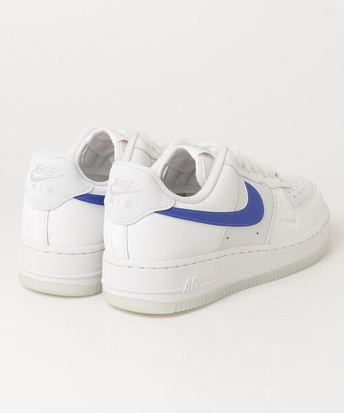 NIKE（ナイキ）の「NIKE/ナイキ WS ｴｱ ﾌｫｰｽ 1 07 LV8（スニーカー・レディース・ホワイト・25.5cm/26cm/26.5cm/27cm/27.5cm/28.5cm/29cm）」の2枚目の写真