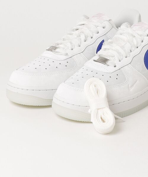 NIKE（ナイキ）の「NIKE/ナイキ WS ｴｱ ﾌｫｰｽ 1 07 LV8（スニーカー・レディース・ホワイト・25.5cm/26cm/26.5cm/27cm/27.5cm/28.5cm/29cm）」の4枚目の写真