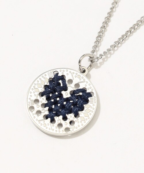 TOMORROWLAND (トゥモローランド)の「L'EIGHT STUDIO PENDANT NECKLACE(ネックレス・レディース・ネイビー・FREE)」の3枚目の写真