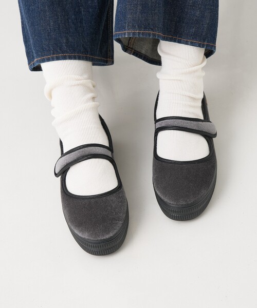 ALBEROLA（アルベローラ）の「【WEB限定】【ALBEROLA】一部別注 ベルベットメリージェーン（その他シューズ・レディース・ブラック/ブラウン/チャコールグレー・38/37/36）」の4枚目の写真