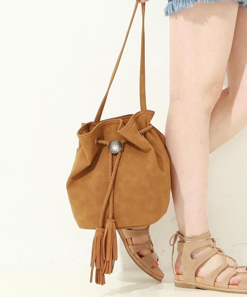 Another Edition（アナザーエディション）の「コンチョショルダーバッグ/AEBC コンチョSHLD（ショルダーバッグ・レディース・ベージュ/ネイビー・FREE）」の2枚目の写真