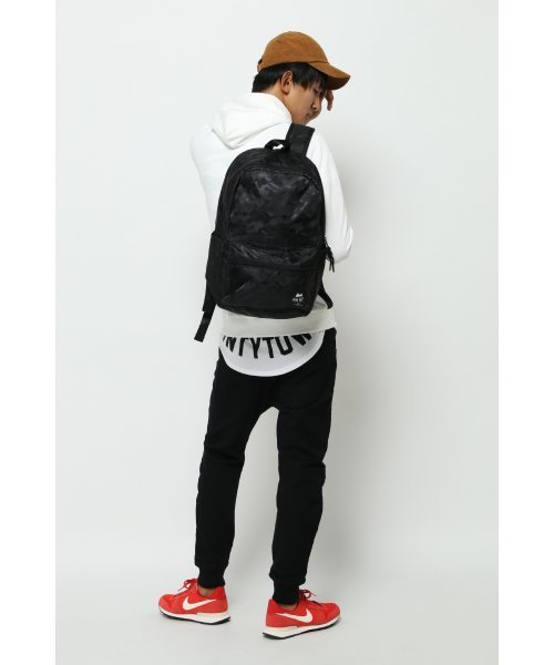 VENCEEXCHANGE（ヴァンスエクスチェンジ）の「PINEFORT パインフォート カモフラ デイパック      （バックパック/リュック・メンズ・ブラック/オリーブ/スカイブルー・FREE）」の2枚目の写真