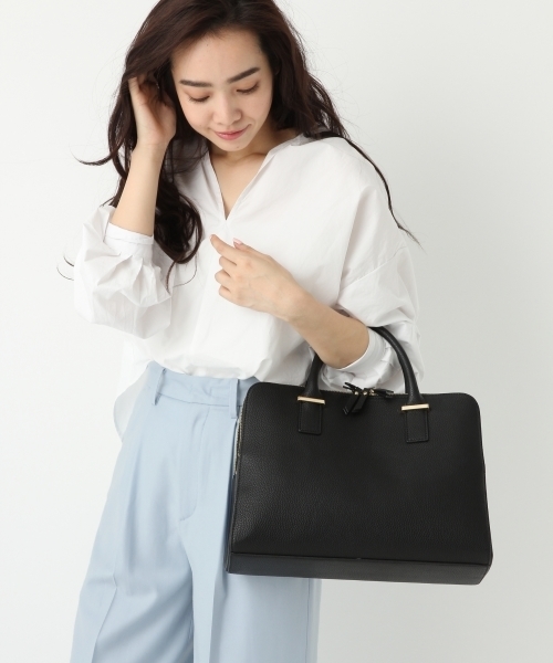 A part by（アパートバイ）の「【A4サイズOK】スクエア２WAYポケBAG　746515 （ショルダーバッグ・レディース・グレイッシュブルー/ブラック/アイボリー・FREE）」の2枚目の写真