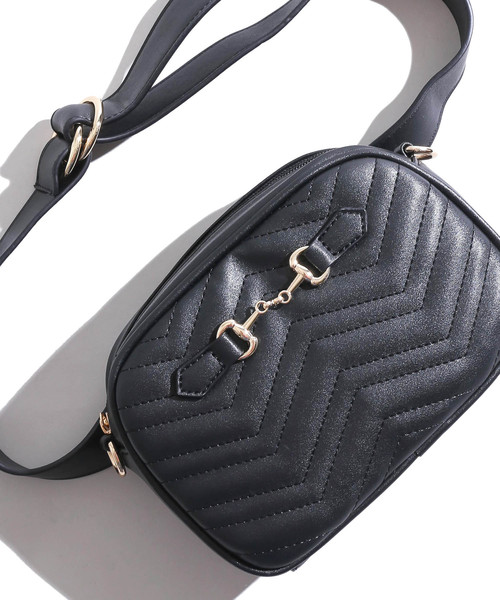 WEGO（ウィゴー）の「WEGO/2WAYキルティングヒップバッグ（ボディバッグ/ウエストポーチ・レディース・ブラック/シルバー・FREE）」の2枚目の写真