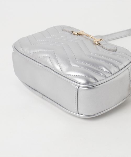 WEGO（ウィゴー）の「WEGO/2WAYキルティングヒップバッグ（ボディバッグ/ウエストポーチ・レディース・ブラック/シルバー・FREE）」の17枚目の写真