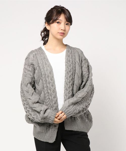 KOBE LETTUCE（コウベレタス）の「ざっくり編みケーブルニットカーディガン（カーディガン/ボレロ・レディース・グレー/アイボリー/モカ/パープル系その他・FREE）」の7枚目の写真