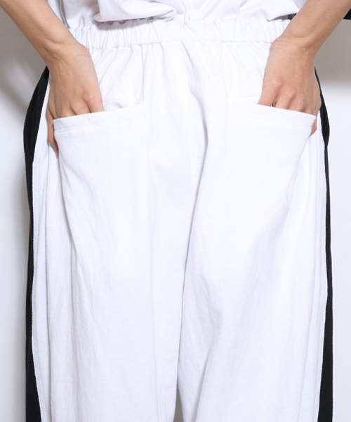 i（アイ）の「FB配色カットパンツ（その他パンツ・レディース・ホワイト/ブラック・ﾌﾘ-）」の8枚目の写真