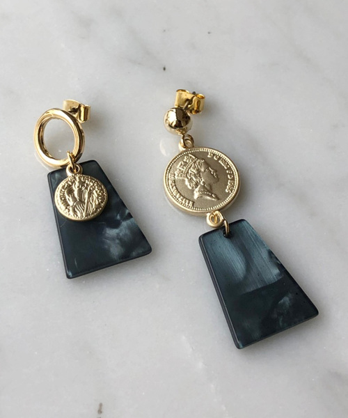 Port(ポート)の「デザイン アンティーク ピアス_(ピアス(両耳用)・レディース・グリーン/ブラウン/ホワイト/ライトブラウン/ネイビー/その他1/ブラック/ライトブルー/オレンジ/レッド系その他/ライトグリーン/ピンク/イエロー系その他/ブラック系その他/ホワイト系その他2/ホワイト系その他/ゴールド/イエロー/ブラック系その他2/グリーン系その他/レッド/ブラウン系その他2/ブルー系その他/ブラウン系その他/レッド系その他2/グリーン系その他2/ボルドー/イエロー系その他2/ブルー系その他2/ブルー系その他3/ライトピンク/ブラウン系その他3/ブラック系その他4/ブラック系その他3/クリアブラック・FREE)」の8枚目の写真