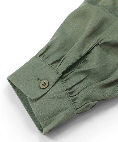 Pierrot（ピエロ）の「ティアードノーカラー シャツワンピース（ワンピース・レディース・ライトベージュ/カーキ/ネイビー・M）」の8枚目の写真