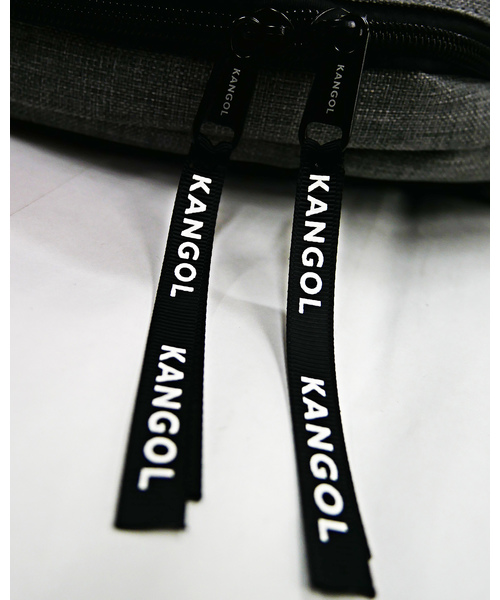 【 KANGOL / カンゴール 】 斜めジップカラー ロゴ リュック（バックパック/リュック）｜KANGOL（カンゴール）