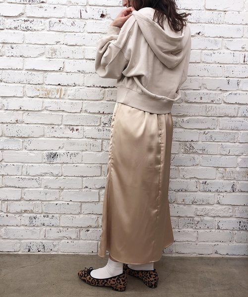 one after another NICE CLAUP（ワンアフターアナザーナイスクラップ）の「フード付きピグメントパーカー（パーカー・レディース・オフホワイト/ブラウン/ベージュ/カーキ・FREE）」の17枚目の写真