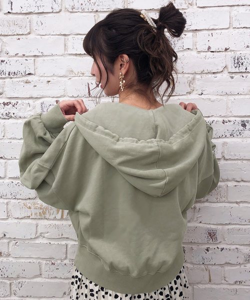 one after another NICE CLAUP（ワンアフターアナザーナイスクラップ）の「フード付きピグメントパーカー（パーカー・レディース・オフホワイト/ブラウン/ベージュ/カーキ・FREE）」の9枚目の写真