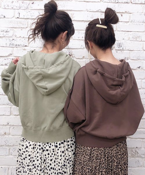 one after another NICE CLAUP（ワンアフターアナザーナイスクラップ）の「フード付きピグメントパーカー（パーカー・レディース・オフホワイト/ブラウン/ベージュ/カーキ・FREE）」の8枚目の写真