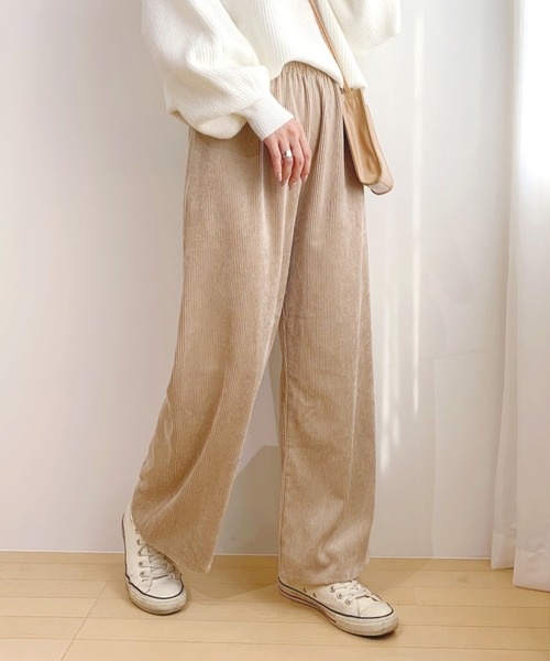 CLEA(クレア)の「ベロア コーデュロイ ワイド パンツ(その他パンツ・レディース・ブラック/ベージュ/ブラウン/アイボリー・FREE)」の4枚目の写真