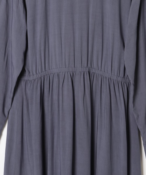 PAGEBOY（ページボーイ）の「EcoVeroイージーケアワンピース（シャツワンピース・レディース・ブラック/ブルー/グレイッシュベージュ・FREE）」の17枚目の写真