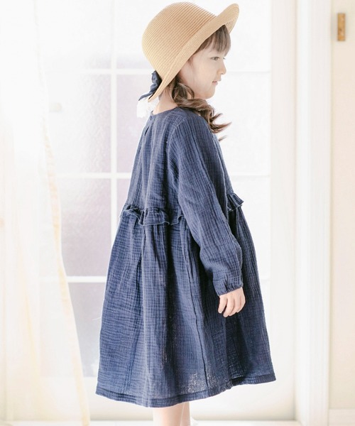 Catherine Cottage（キャサリンコテージ）の「ダブルガーゼフリルワンピース　長袖（ワンピース・キッズ・ブラック/ネイビー/ブラウン/サンドベージュ/ミント/クリーム/モカ/スモークピンク/ローズ/コーラル・150/100/110/120/130/140）」の7枚目の写真