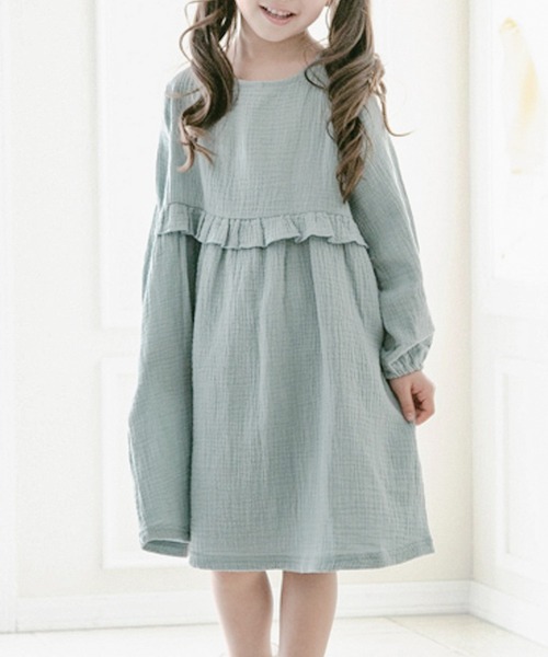 Catherine Cottage（キャサリンコテージ）の「ダブルガーゼフリルワンピース　長袖（ワンピース・キッズ・ブラック/ネイビー/ブラウン/サンドベージュ/ミント/クリーム/モカ/スモークピンク/ローズ/コーラル・150/100/110/120/130/140）」の6枚目の写真