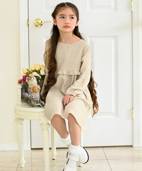 Catherine Cottage（キャサリンコテージ）の「ダブルガーゼフリルワンピース　長袖（ワンピース・キッズ・ブラック/ネイビー/ブラウン/サンドベージュ/ミント/クリーム/モカ/スモークピンク/ローズ/コーラル・150/100/110/120/130/140）」の17枚目の写真