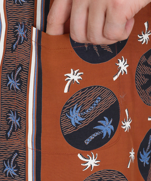 DUKE KAHANAMOKU(デューク カハナモク)の「【DUKE KAHANAMOKU / デュークカハナモク】PALM TREE(シャツ/ブラウス・メンズ・ブラウン/ブラック・MEDIUM/LARGE/X-LARGE)」の7枚目の写真