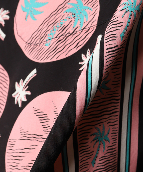 DUKE KAHANAMOKU(デューク カハナモク)の「【DUKE KAHANAMOKU / デュークカハナモク】PALM TREE(シャツ/ブラウス・メンズ・ブラウン/ブラック・MEDIUM/LARGE/X-LARGE)」の4枚目の写真