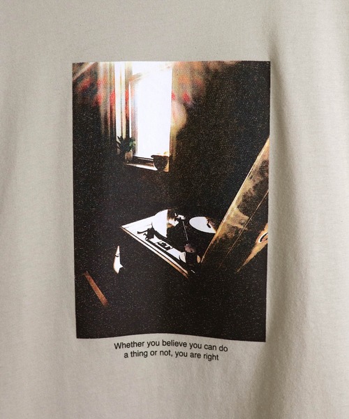 Confirm(コンファーム)の「Confirm / コンファーム roomフォトプリントTシャツ(Tシャツ/カットソー・メンズ・ホワイト/ブラック/ベージュ・M/L)」の9枚目の写真