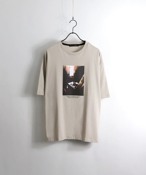 Confirm(コンファーム)の「Confirm / コンファーム roomフォトプリントTシャツ(Tシャツ/カットソー・メンズ・ホワイト/ブラック/ベージュ・M/L)」の20枚目の写真
