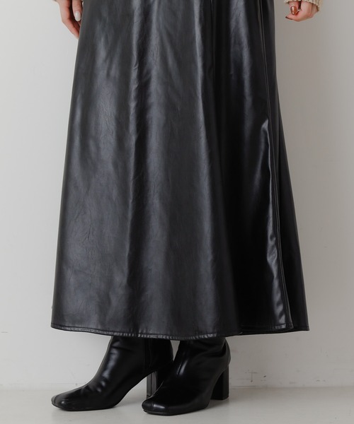 Chico（チコ）の「レザーロングフレアスカート/フェイクレザー/マーメイドスカート（スカート・レディース・カーキ/ブラック/ライトベージュ/ブラウン・FREE）」の18枚目の写真