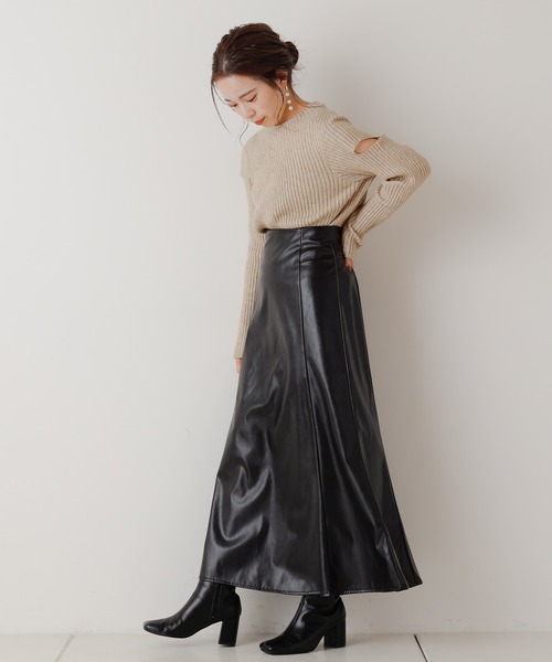 Chico（チコ）の「レザーロングフレアスカート/フェイクレザー/マーメイドスカート（スカート・レディース・カーキ/ブラック/ライトベージュ/ブラウン・FREE）」の17枚目の写真
