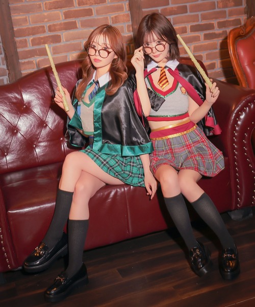 Tika（ティカ）の「コスプレ 制服 セクシー 魔法使い 魔法学校 へそ