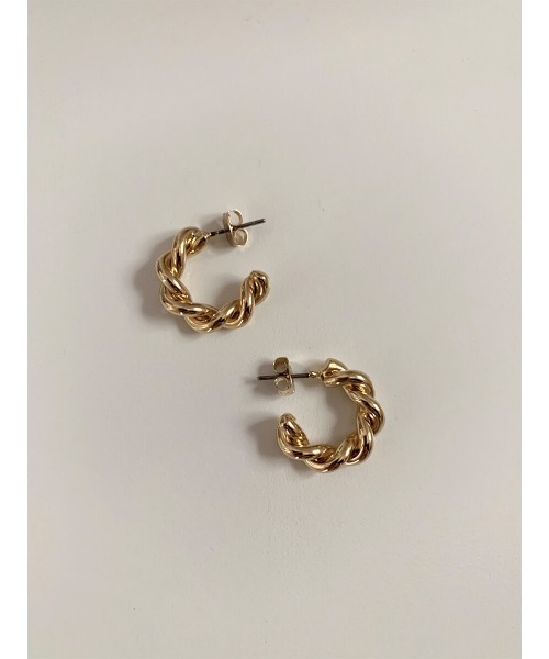 amel（エイメル）の「ツイストフープピアス（ピアス（両耳用）・レディース・シルバー/ゴールド・FREE）」の2枚目の写真