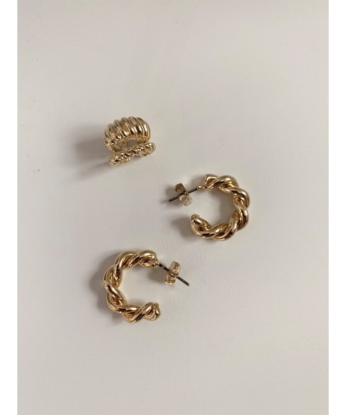 amel（エイメル）の「ツイストフープピアス（ピアス（両耳用）・レディース・シルバー/ゴールド・FREE）」の11枚目の写真