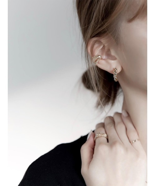 amel（エイメル）の「ツイストフープピアス（ピアス（両耳用）・レディース・シルバー/ゴールド・FREE）」の8枚目の写真