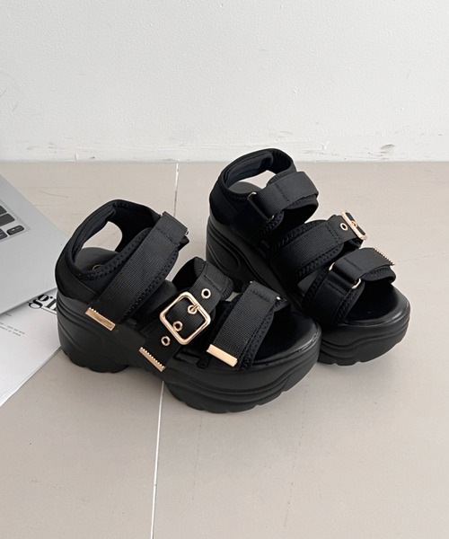 Shoes in Closet（シューズインクローゼット）の「超軽量厚底
