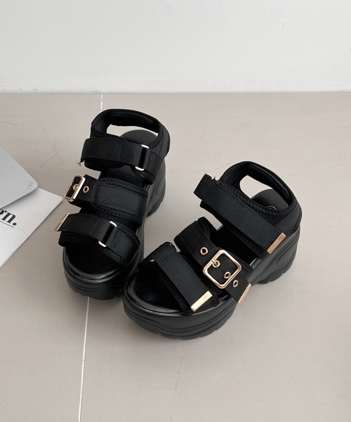 Shoes in Closet（シューズインクローゼット）の「超軽量厚底 ゴールド