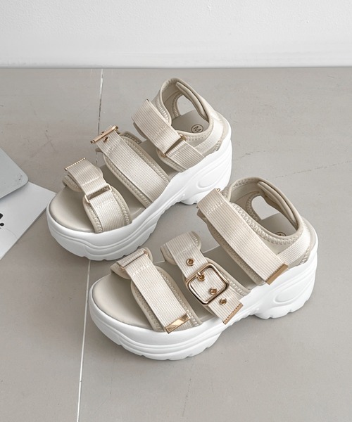 Shoes in Closet（シューズインクローゼット）の「超軽量厚底 ゴールド