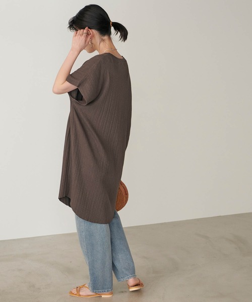 forksy.(フォルクシー)の「【forksy.】変形リブ深VネックフレンチスリーブTシャツ(Tシャツ/カットソー・レディース・チャコールグレー/ブラウン/アイボリー/ライトベージュ・FREE)」の9枚目の写真