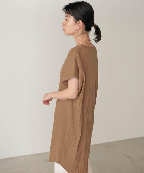 forksy.(フォルクシー)の「【forksy.】変形リブ深VネックフレンチスリーブTシャツ(Tシャツ/カットソー・レディース・チャコールグレー/ブラウン/アイボリー/ライトベージュ・FREE)」の17枚目の写真
