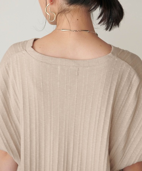 forksy.(フォルクシー)の「【forksy.】変形リブ深VネックフレンチスリーブTシャツ(Tシャツ/カットソー・レディース・チャコールグレー/ブラウン/アイボリー/ライトベージュ・FREE)」の7枚目の写真