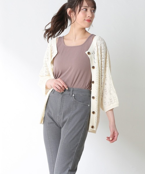 Honeys(ハニーズ)の「透かし編2wayカーデ(カーディガン/ボレロ・レディース・レッド/ブラック/ブルー/アイボリー/ベージュ・M/L/LL)」の2枚目の写真